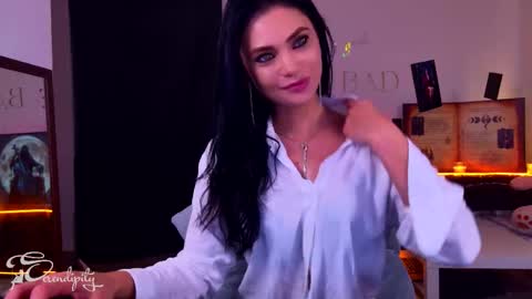 Y      online show from November 3, 12:50 pm