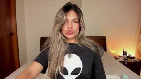 Leslie Beltrn online show from April 1, 4:46 am