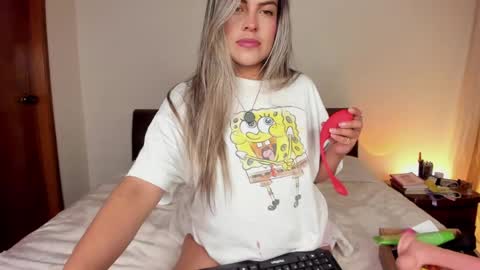 Leslie Beltrn online show from April 12, 3:43 am