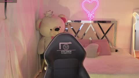 saaya_tay online show from April 22, 3:35 am