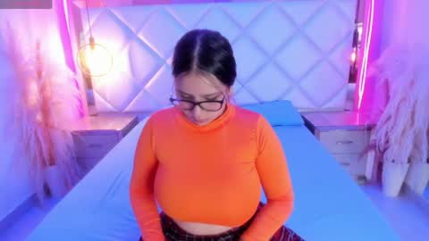 sabrinaleblanc online show from May 26, 11:38 am