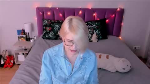 Sabrina MacMarren online show from January 15, 6:17 pm