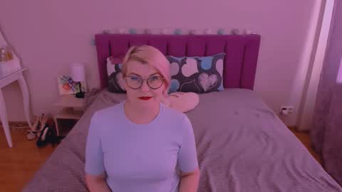 Sabrina MacMarren online show from February 16, 9:29 am