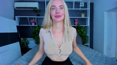 Sabrina online show from July 1, 12:36 pm