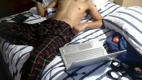 Dee online show from January 9, 9:04 am