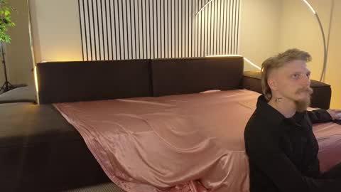 saint__vicious online show from March 5, 12:11 pm