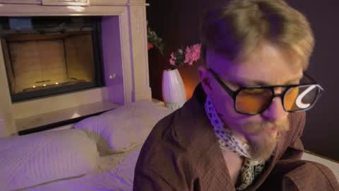 saint__vicious online show from March 4, 12:12 pm