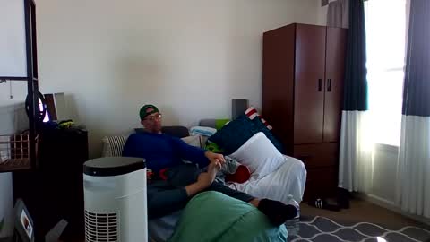 salis1981 online show from March 7, 10:32 pm