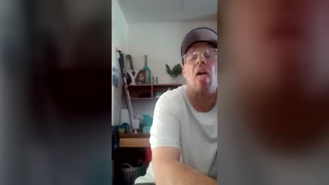 salis1981 online show from July 26, 5:54 pm