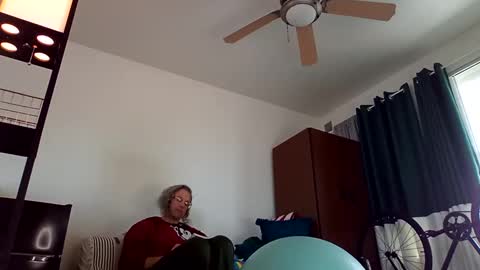 salis1981 online show from February 16, 11:59 pm