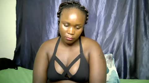 sally_bee1 online show from July 26, 7:28 am