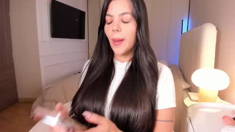 Snapshot of salomee_11 chatting on October 9, 3:45 am salo online show from October 9, 3:45 am