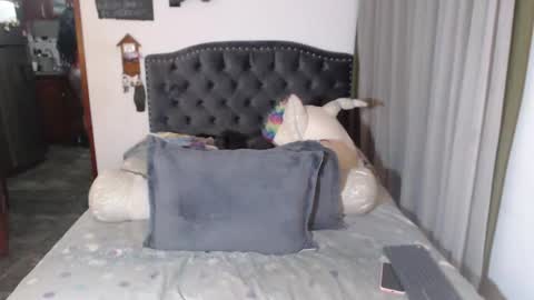 yenny online show from May 25, 5:13 am
