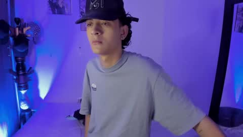 sam__cute online show from January 16, 1:06 am