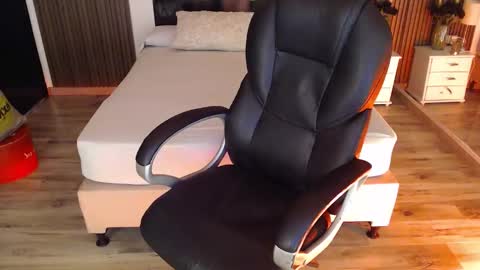 SAM MANSON online show from February 2, 11:50 am