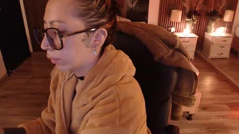 SAM MANSON online show from February 14, 1:03 pm