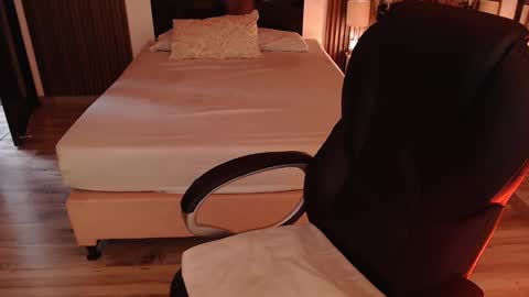 SAM MANSON online show from March 5, 12:25 pm