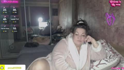 Snapshot of samanta_shy chatting on October 21, 5:49 pm Marry online show from October 21, 5:49 pm