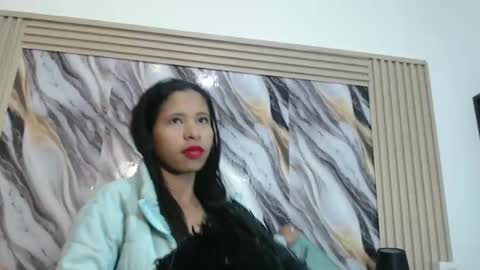 Snapshot of samantha_fox_squirt chatting on October 3, 11:29 am lizzy online show from October 3, 11:29 am