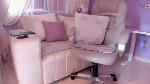 samantha_thompsoon online show from June 5, 9:42 pm