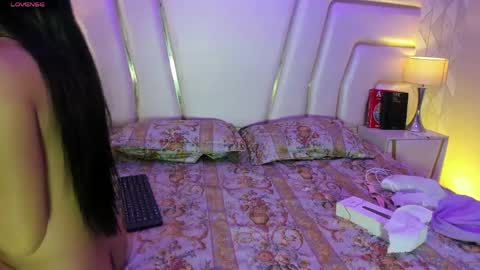 Samantha online show from April 11, 12:09 pm