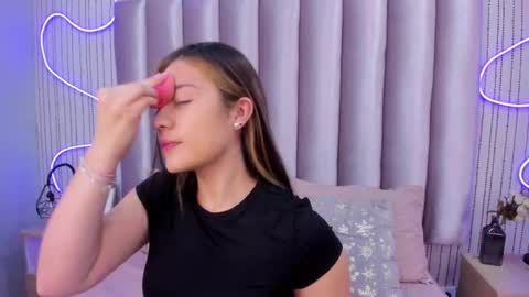 Alejandra  online show from November 11, 11:45 am