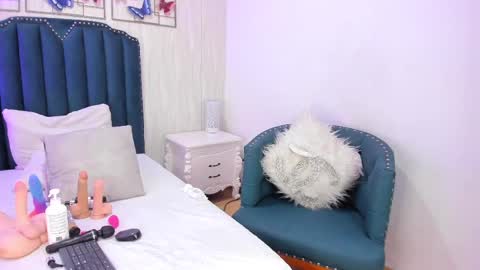 Samara Warren online show from March 6, 2:51 pm