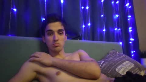 Snapshot of samcumtv chatting on October 31, 7:25 pm multitooman online show from October 31, 7:25 pm