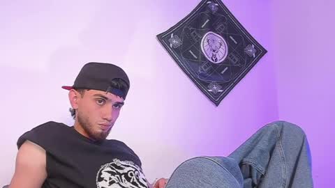 samevansx online show from April 8, 7:50 pm