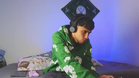 samevansx online show from December 5, 6:49 pm