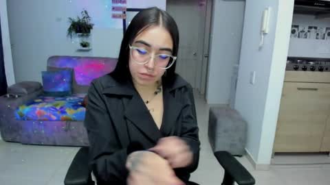 SARA online show from April 11, 1:32 am