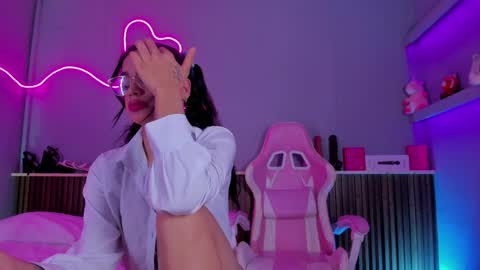 Sammy Rose online show from April 11, 9:30 pm