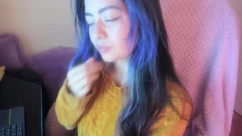   online show from April 22, 10:44 am