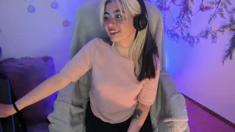 Snapshot of sammysammy_ chatting on January 25, 8:21 pm   online show from January 25, 8:21 pm