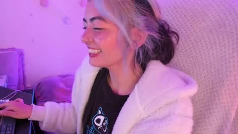 Snapshot of sammysammy_ chatting on March 9, 11:56 pm   online show from March 9, 11:56 pm