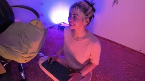 Snapshot of sammysammy_ chatting on February 10, 5:58 am   online show from February 10, 5:58 am