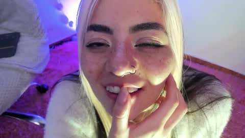Snapshot of sammysammy_ chatting on December 22, 11:00 am   online show from December 22, 11:00 am