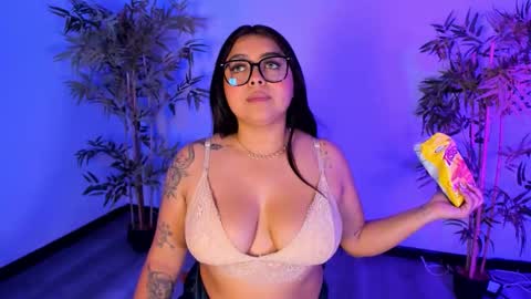 Sammy  online show from December 3, 4:02 am