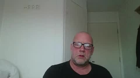 sandnesrune523 online show from March 13, 3:48 pm