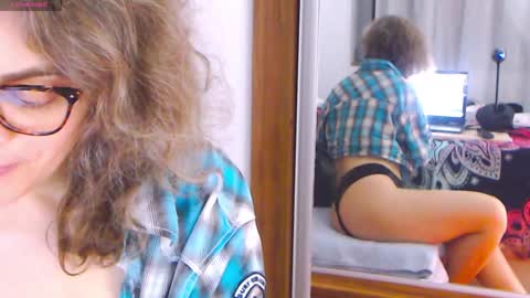 Snapshot of sandra10031989 chatting on February 22, 7:58 pm Sandra online show from February 22, 7:58 pm