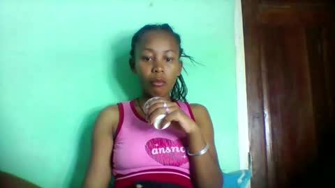 sandra1253099 online show from April 19, 6:14 am