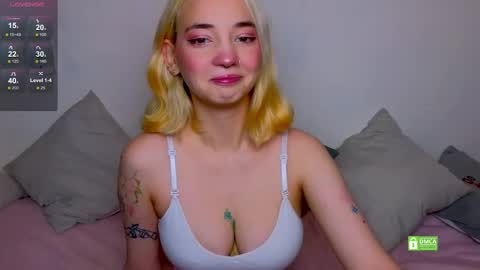 Snapshot of sandra_bell_ chatting on September 27, 3:32 pm Sandra online show from September 27, 3:32 pm