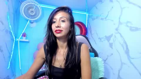 sandra  online show from March 27, 8:26 am