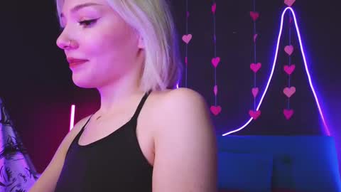 Sandy  online show from February 20, 7:34 am