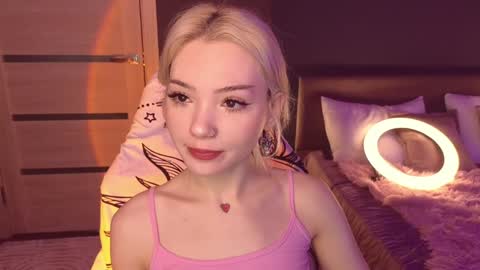 Sandy  online show from February 4, 1:02 am