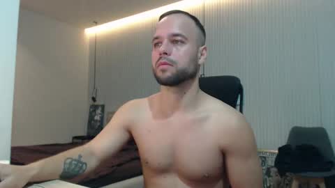 Snapshot of sandro_best chatting on October 16, 8:58 am DeAlex online show from October 16, 8:58 am