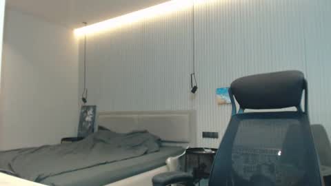 Snapshot of sandro_best chatting on September 19, 2:54 pm DeAlex online show from September 19, 2:54 pm