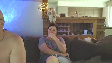 sanroom online show from November 30, 9:38 am