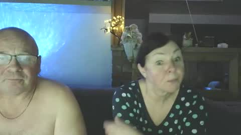 sanroom online show from December 17, 3:41 pm