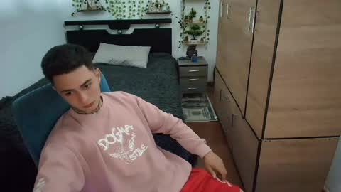 santi_ss online show from April 16, 1:06 am